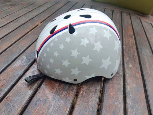 Vends casque enfant Kiddimoto taille S (48-52 cm)