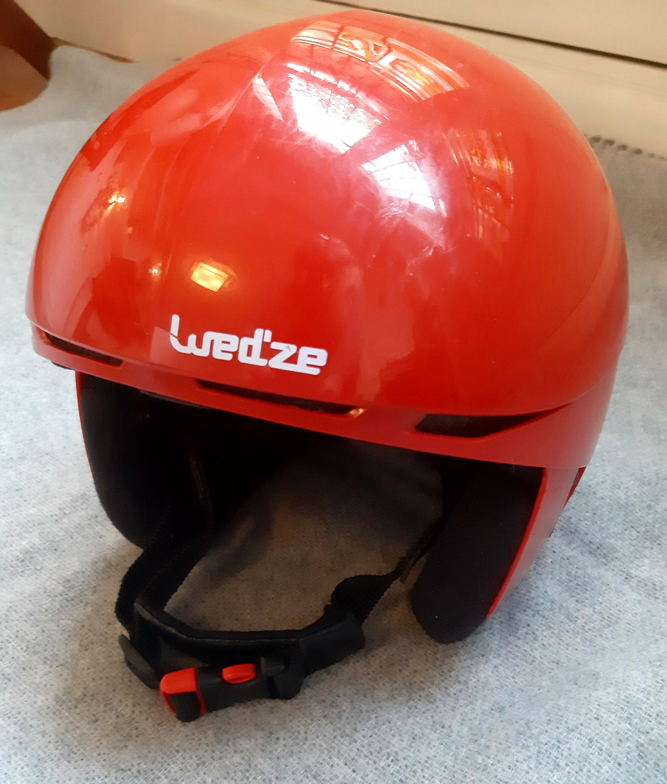 Vends casque de ski rouge pour enfants Wed’ze taille 52-55 cm