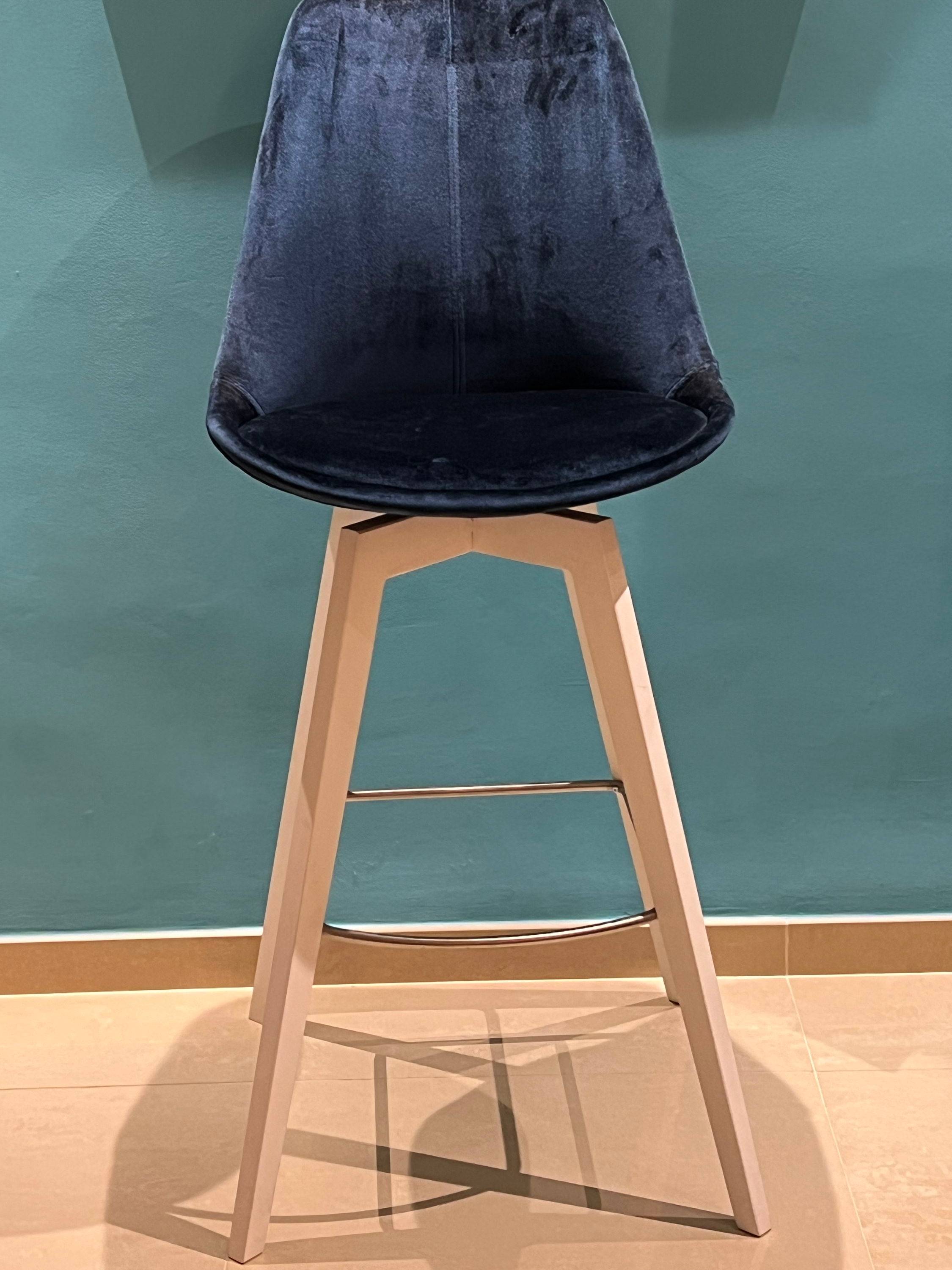 Vends chaise haute pour îlot ou bar