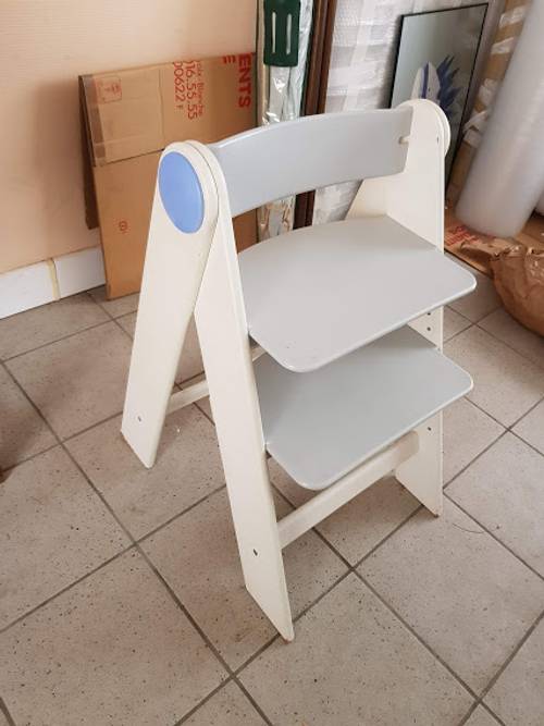 Vends chaise haute évolutive