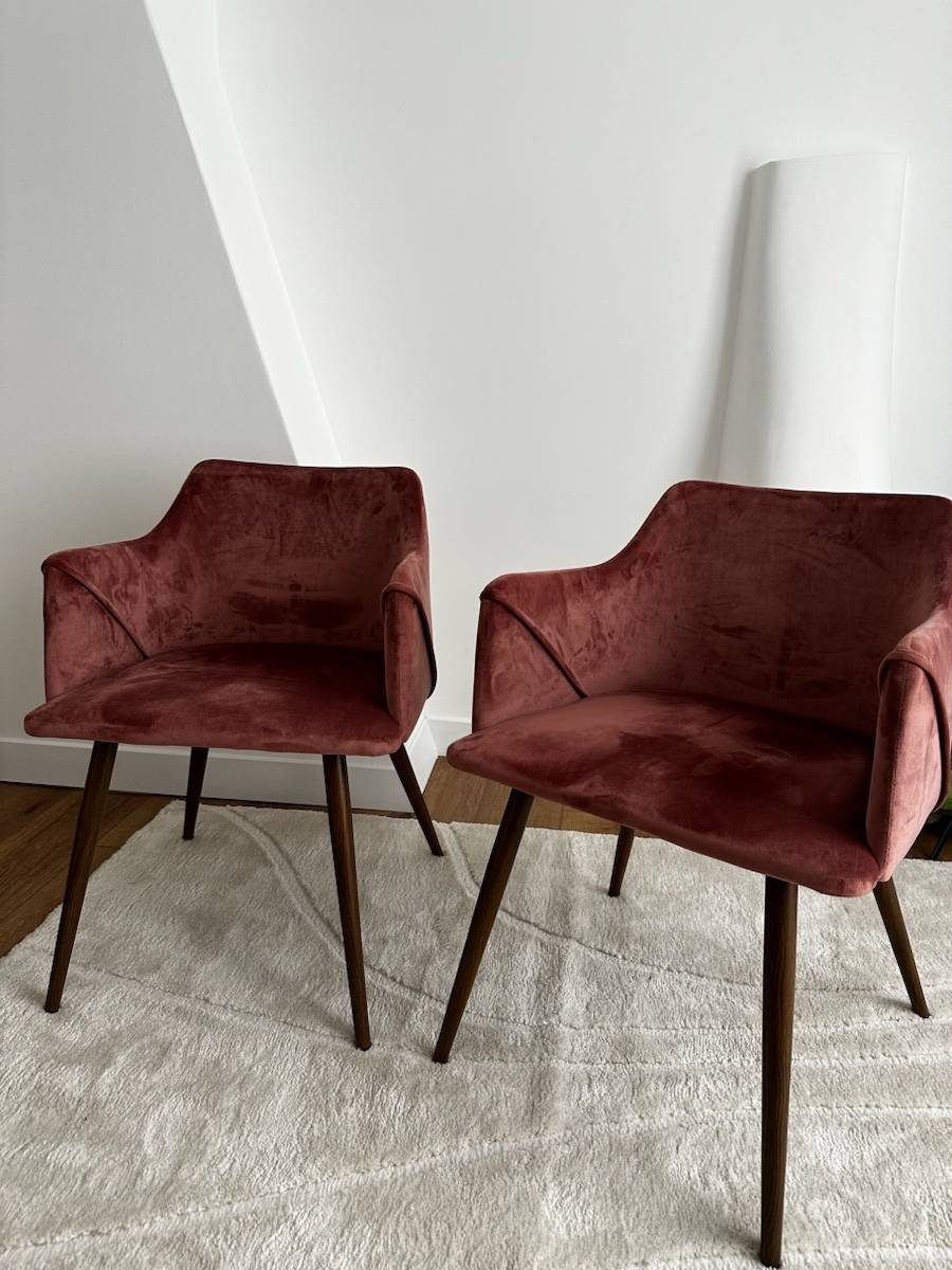 Vends 2 chaises en velours en parfait état, cause déménagement