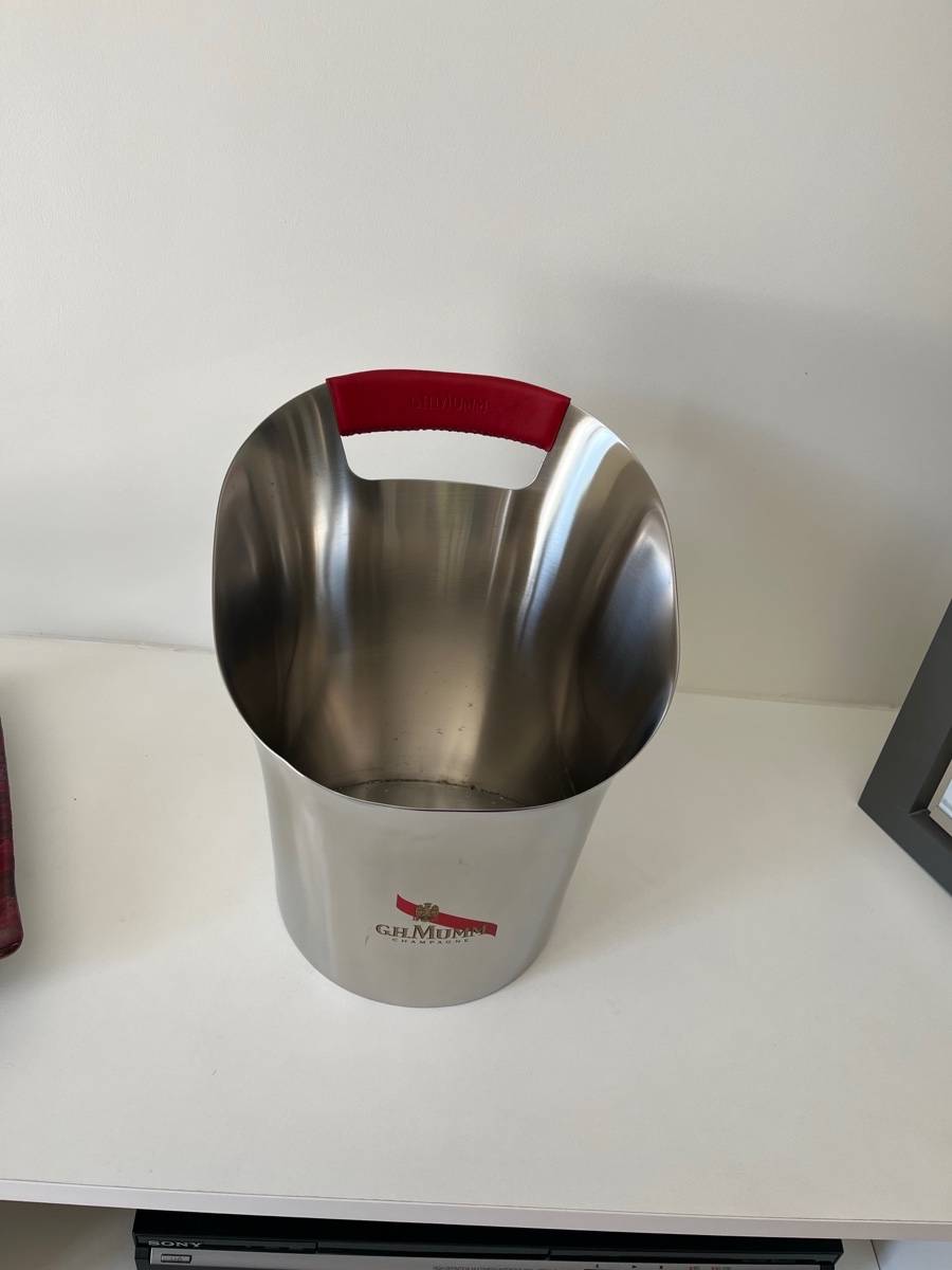 Vends seau à Champagne Mumm