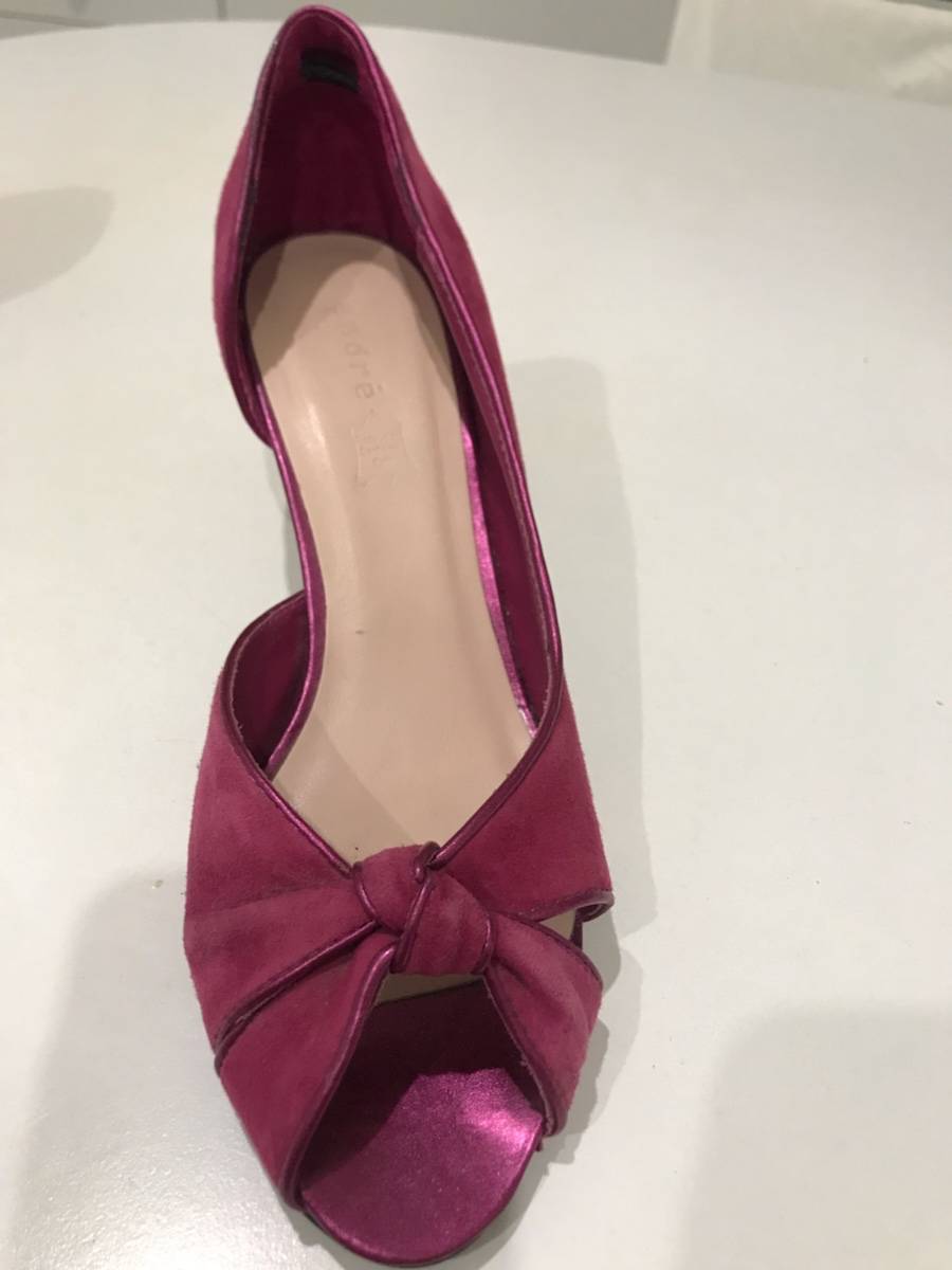 Vends chaussures daim très bon état