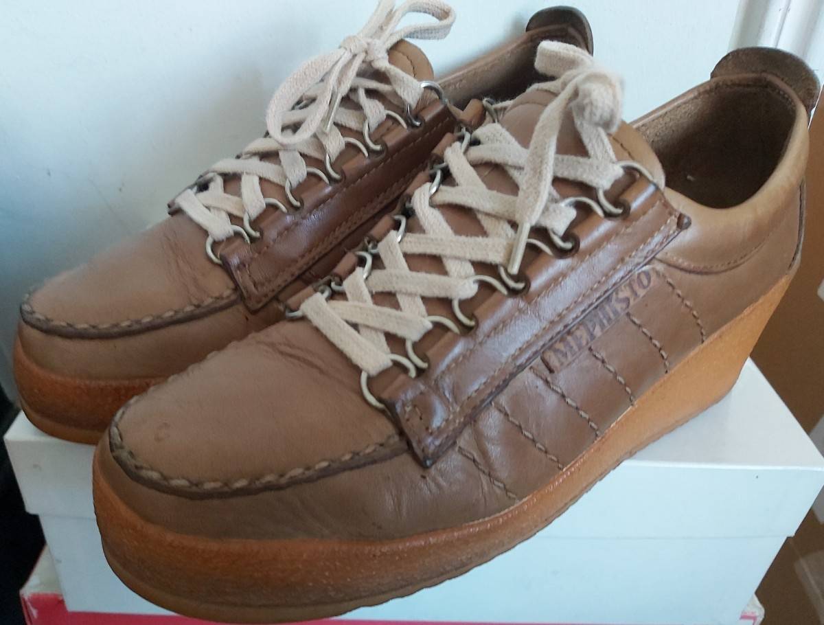 Vends chaussures de marche très confortables. Marque Mephisto. Pointure 38