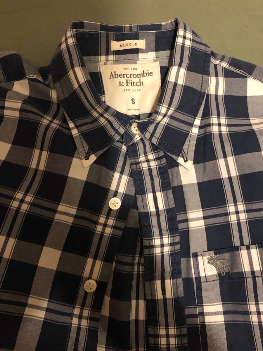 Vends chemise mixte Abercrombie & Fitch bleue et blanche - Taille S