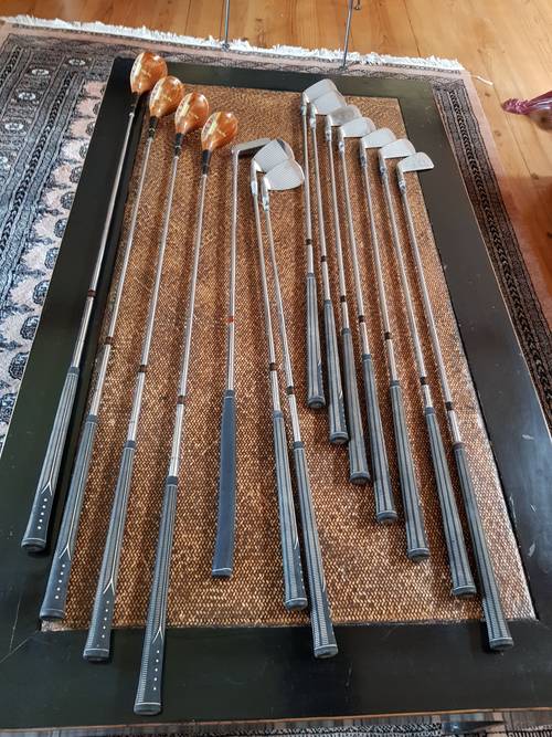Vends clubs de golf