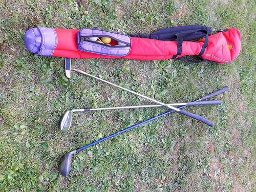 Vends 3 clubs de golf et sac + quelques balles