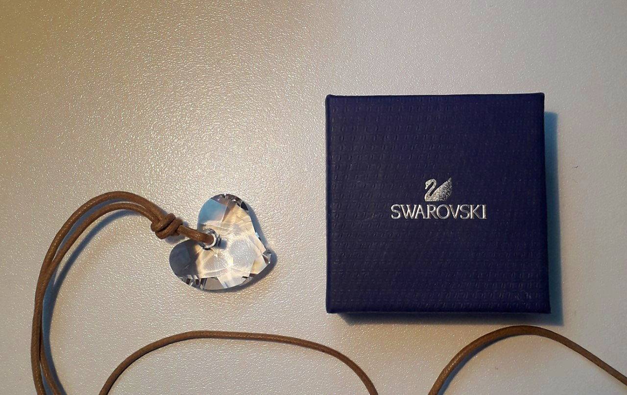 Coeur Swarovski sur lien beige