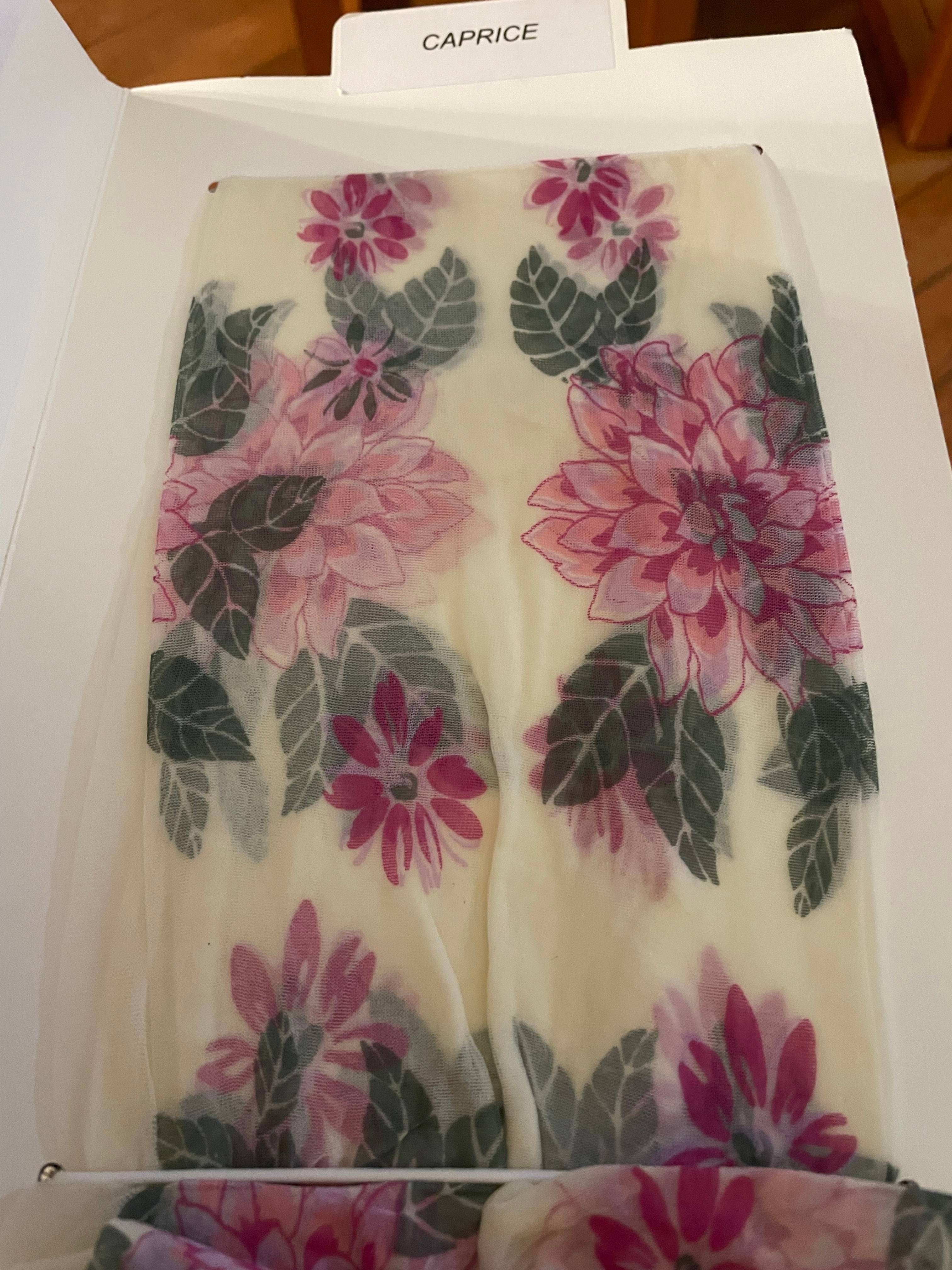 Je vends des collants Fantaisie Marque La Perla Taille 4 Neufs