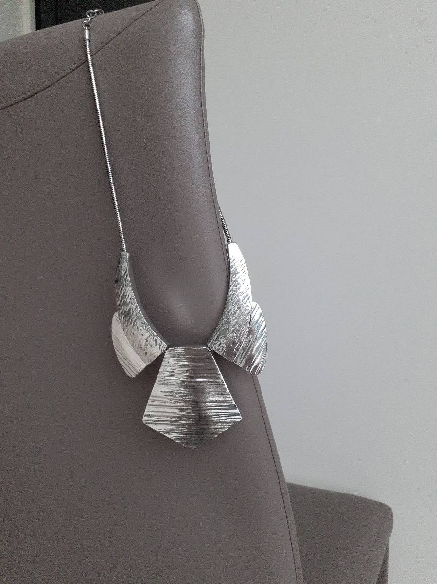 Vends collier