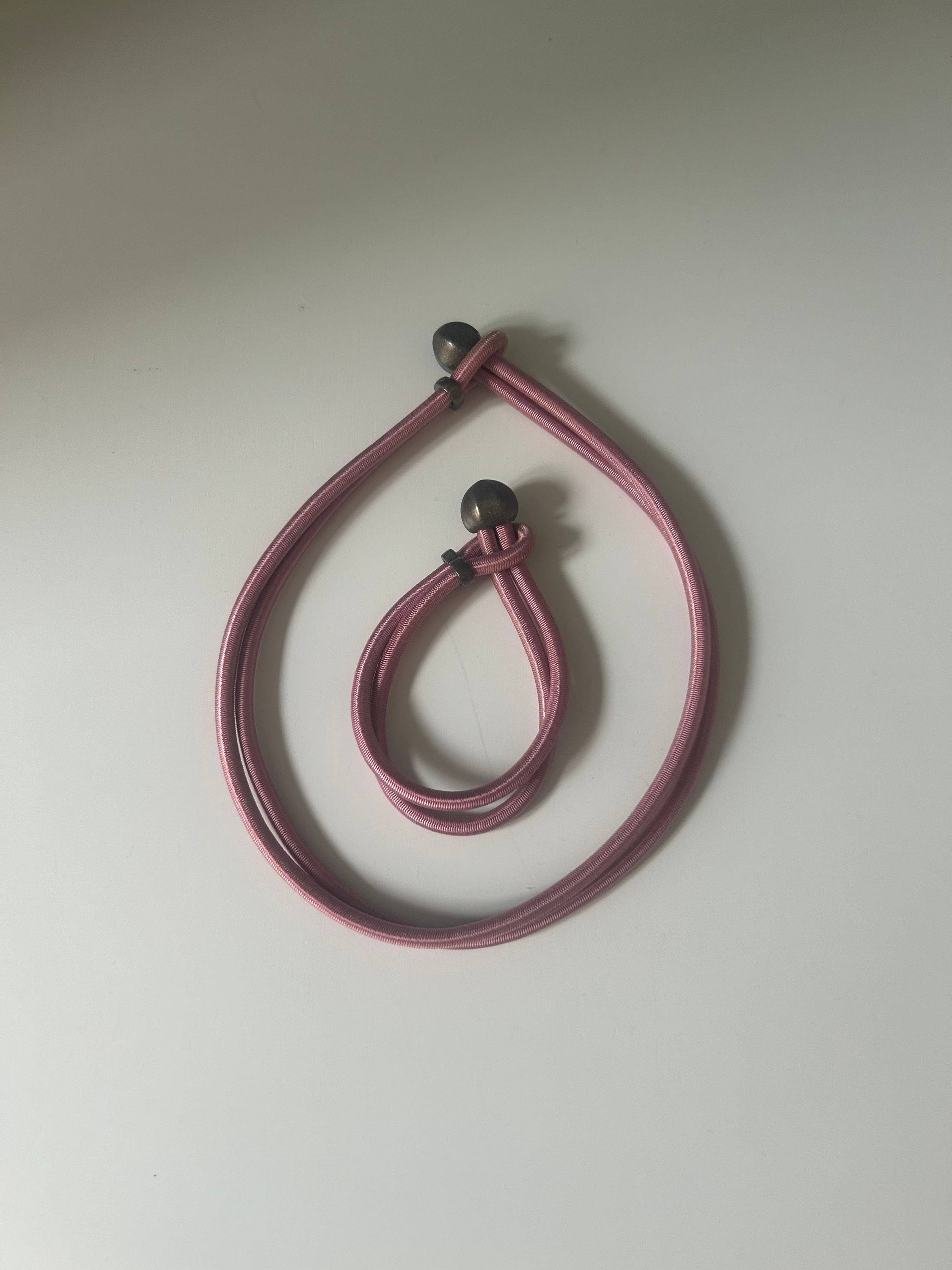 Vends collier et bracelet de couleur rose, 20€