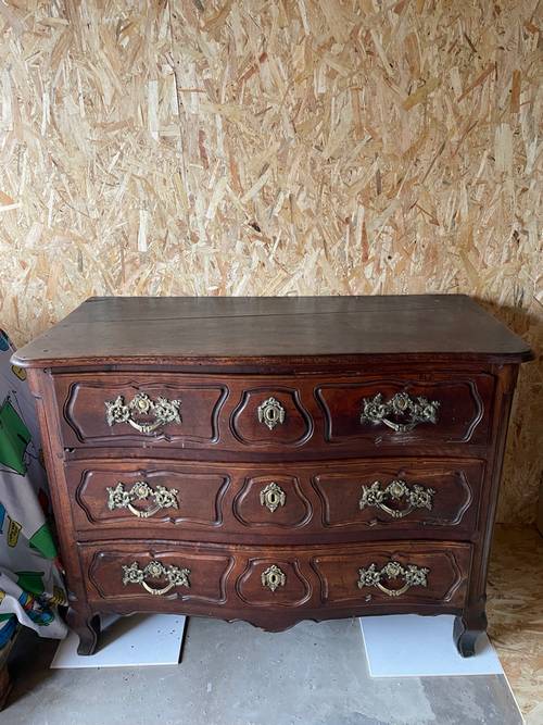 Vends Commode Arbalète Louis 16 Bois fruitier