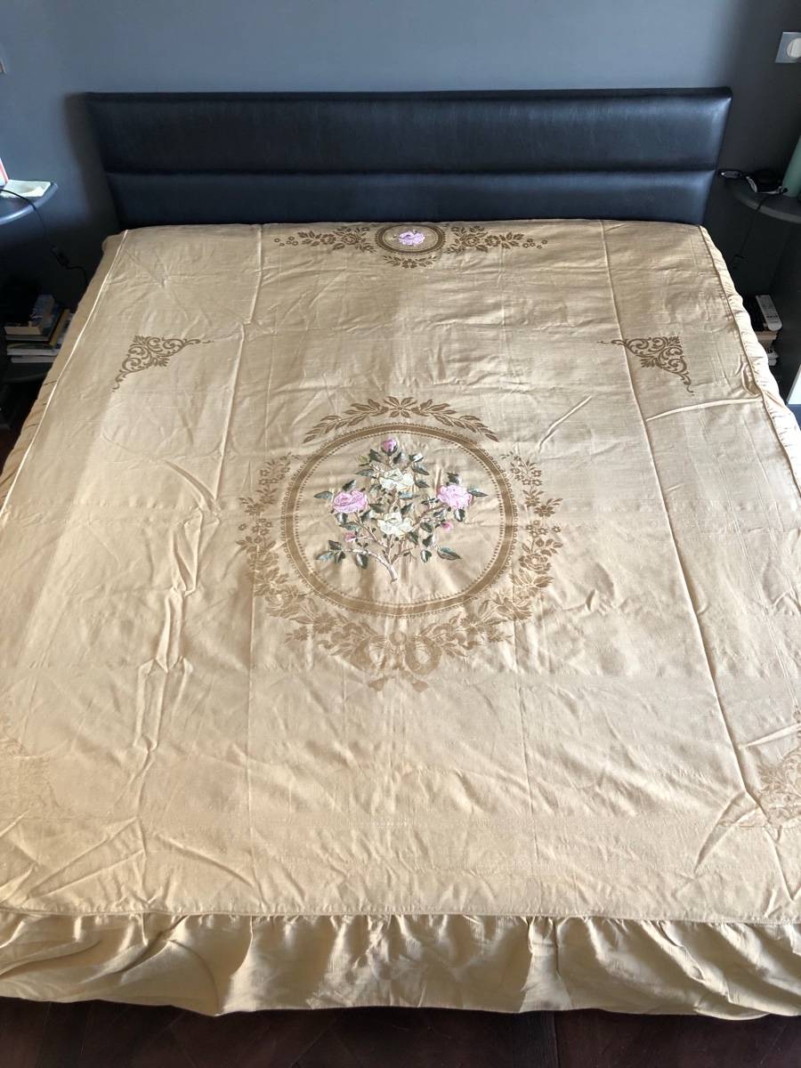 Vends couvre lit pièce unique vintage