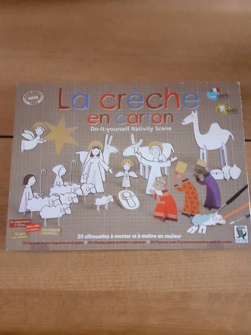 Vends crèche en carton à découper et colorier