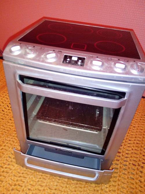 Vends une cuisinière pour enfant