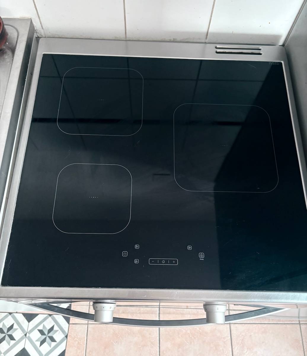 Vends cuisiniere INDESIT