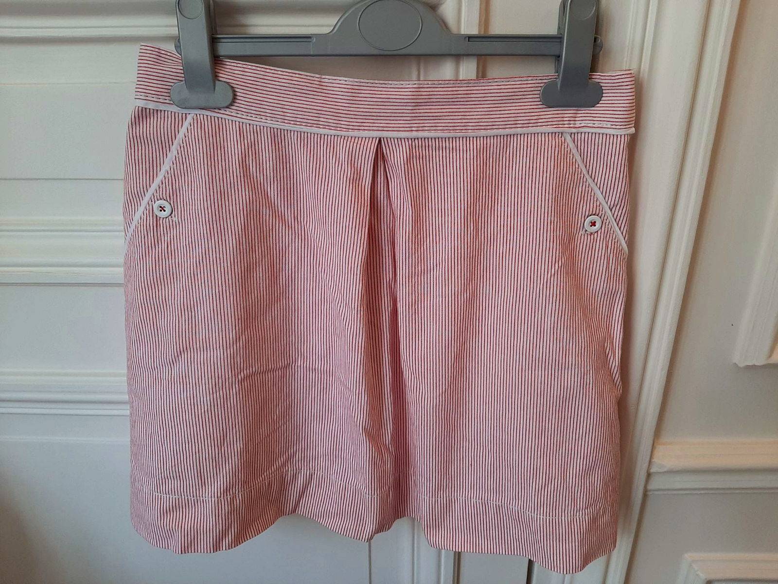 Vends jupe d’été Cyrillus blanche à fines rayures rouges taille 12 ans