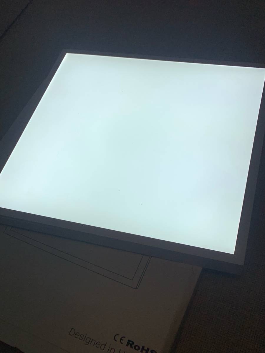 Vends plafonnier led 65/65 cm neuf