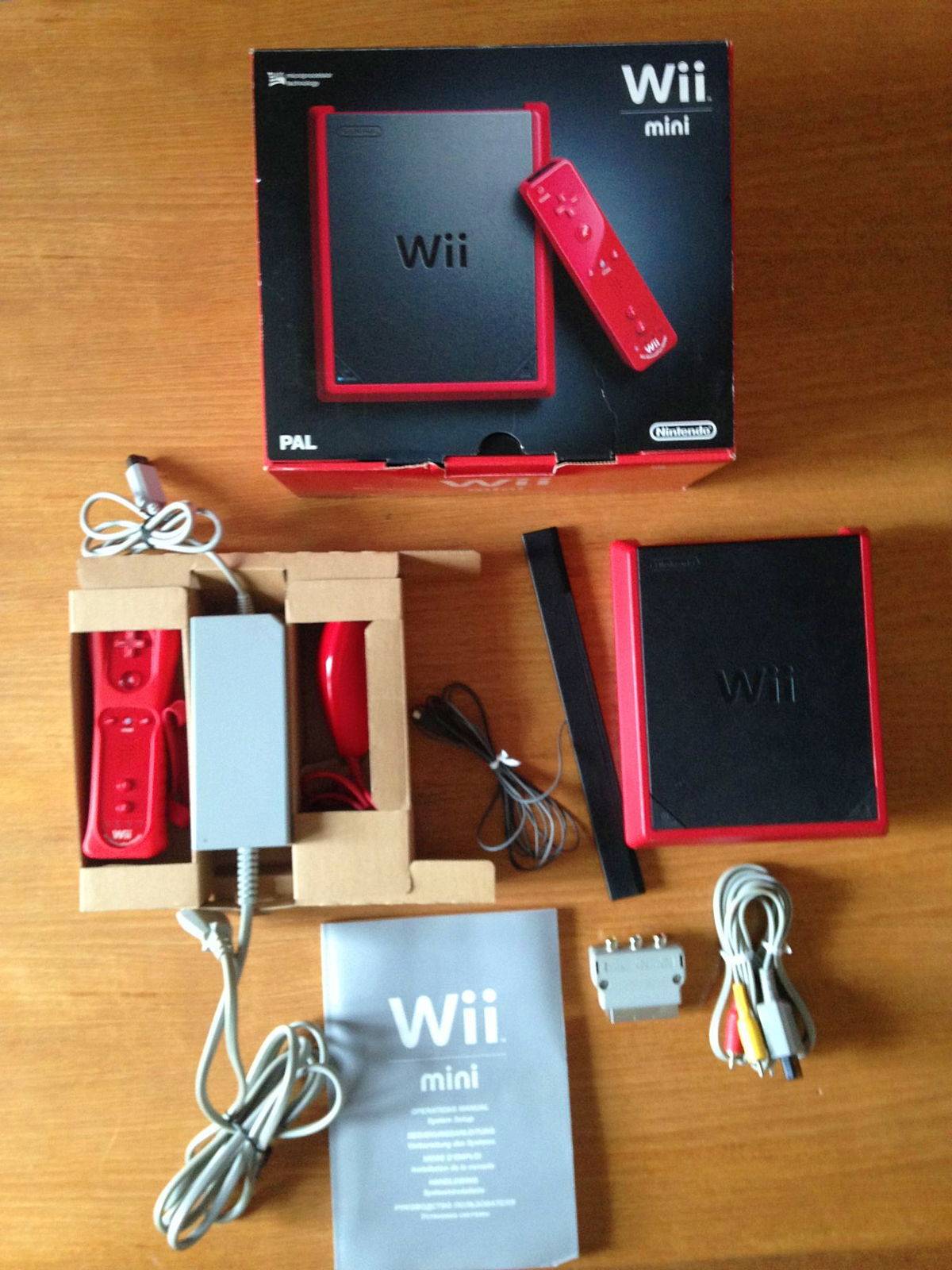 Vends Wii Mini avec 3 jeux