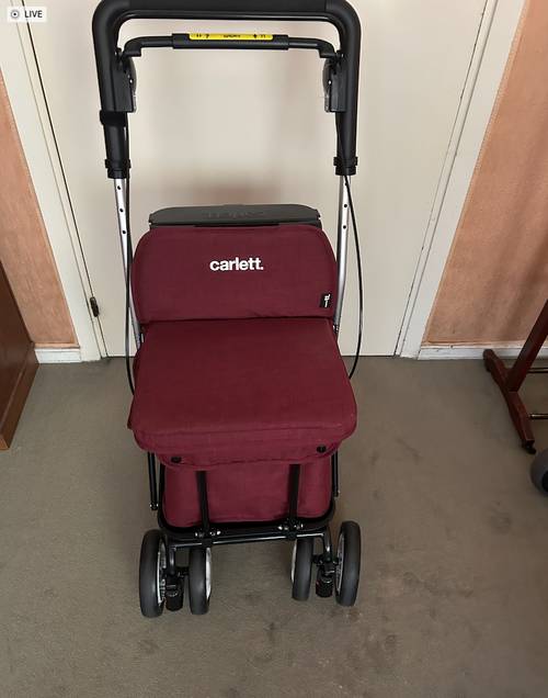 Vends deambulateur pour extérieur (neuf) Carlett