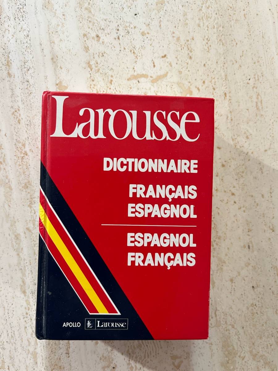 Vends dictionnaire Larousse français espagnol