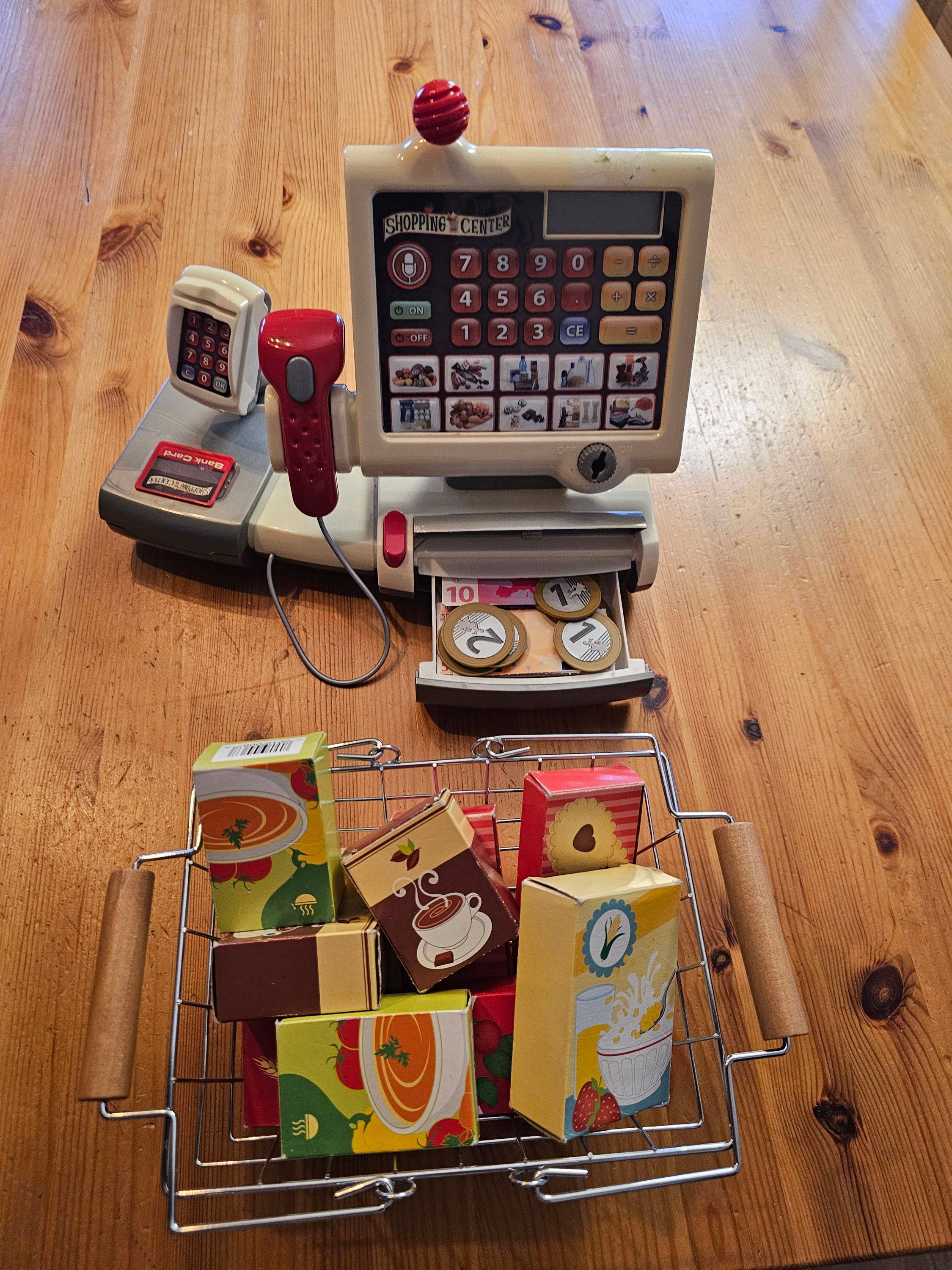 Vends lot de dinette et marchande très bon état