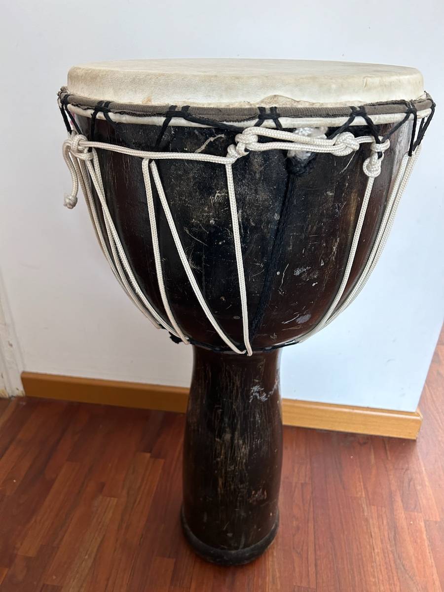 Vends djembé en bon état