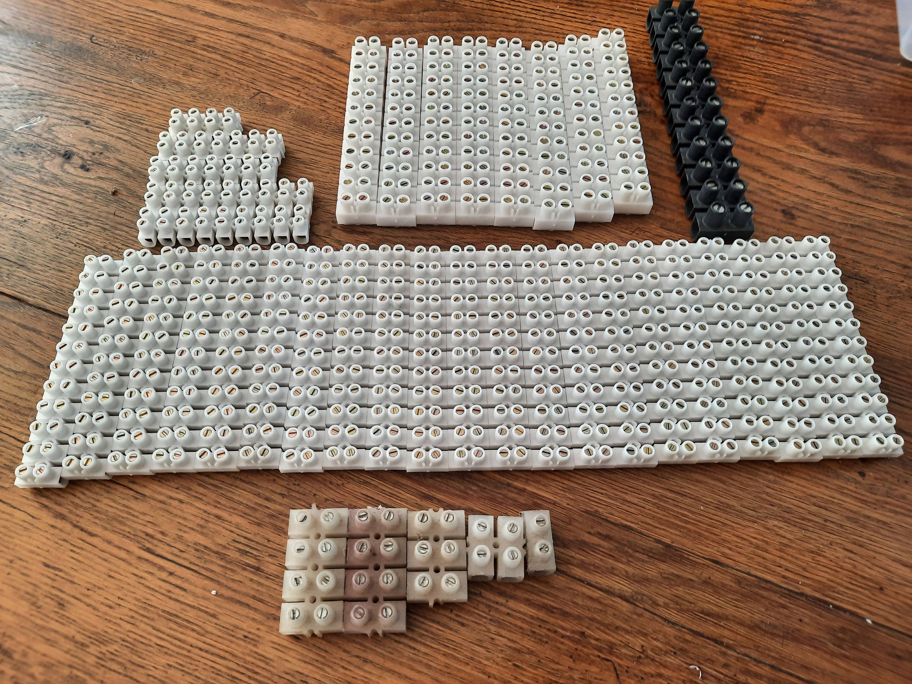 Vends lot de dominos électriques, partageable