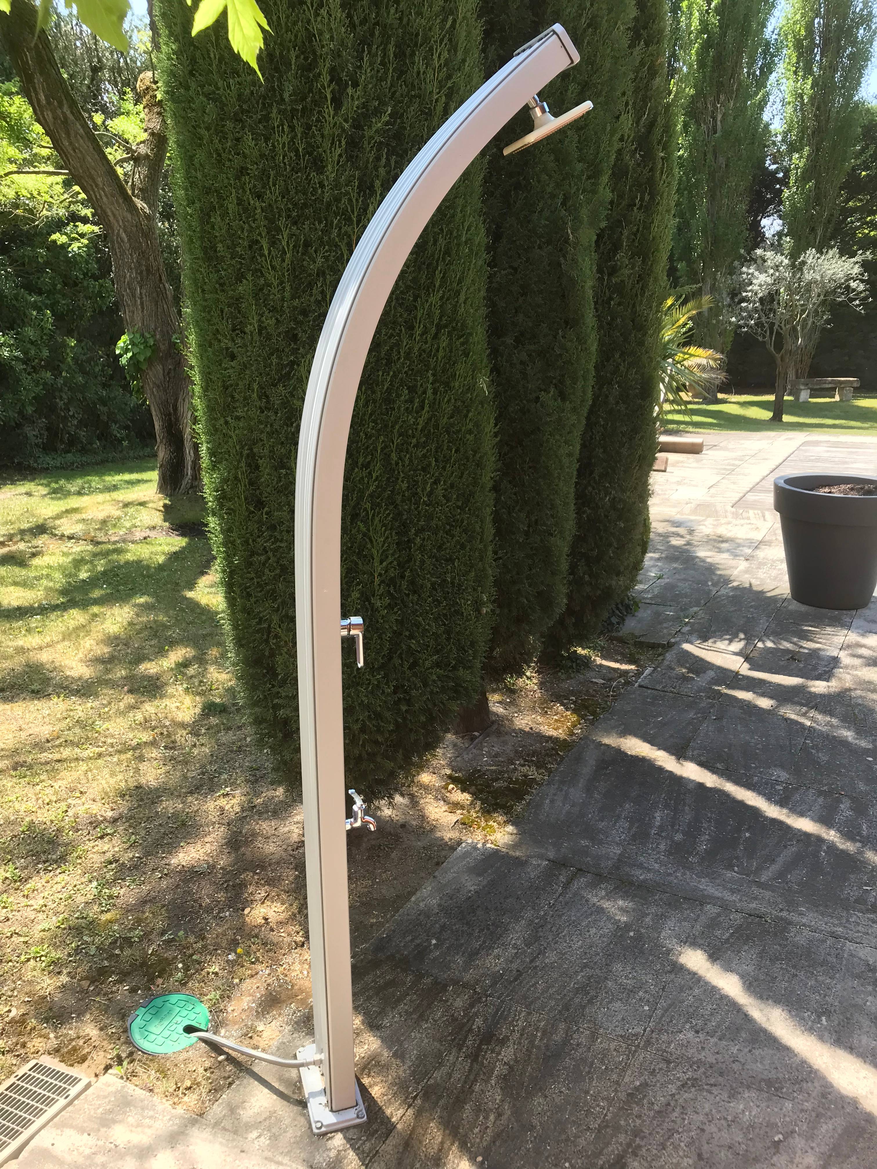 Vends douche solaire Formidra alu spring 30L sur Gens de Confiance