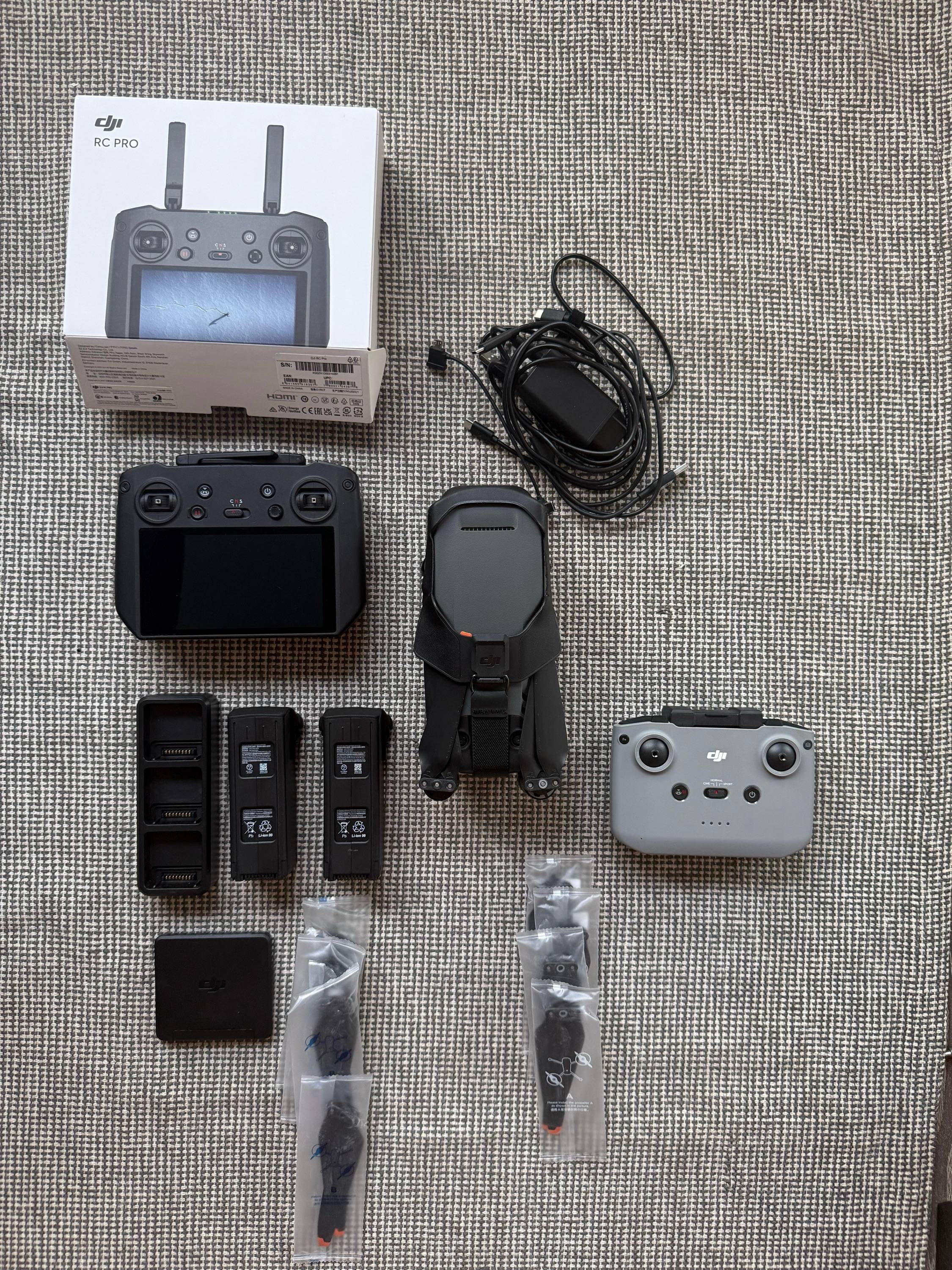 Vends drone DJI Mavic 3 et accessoires / équipement complet