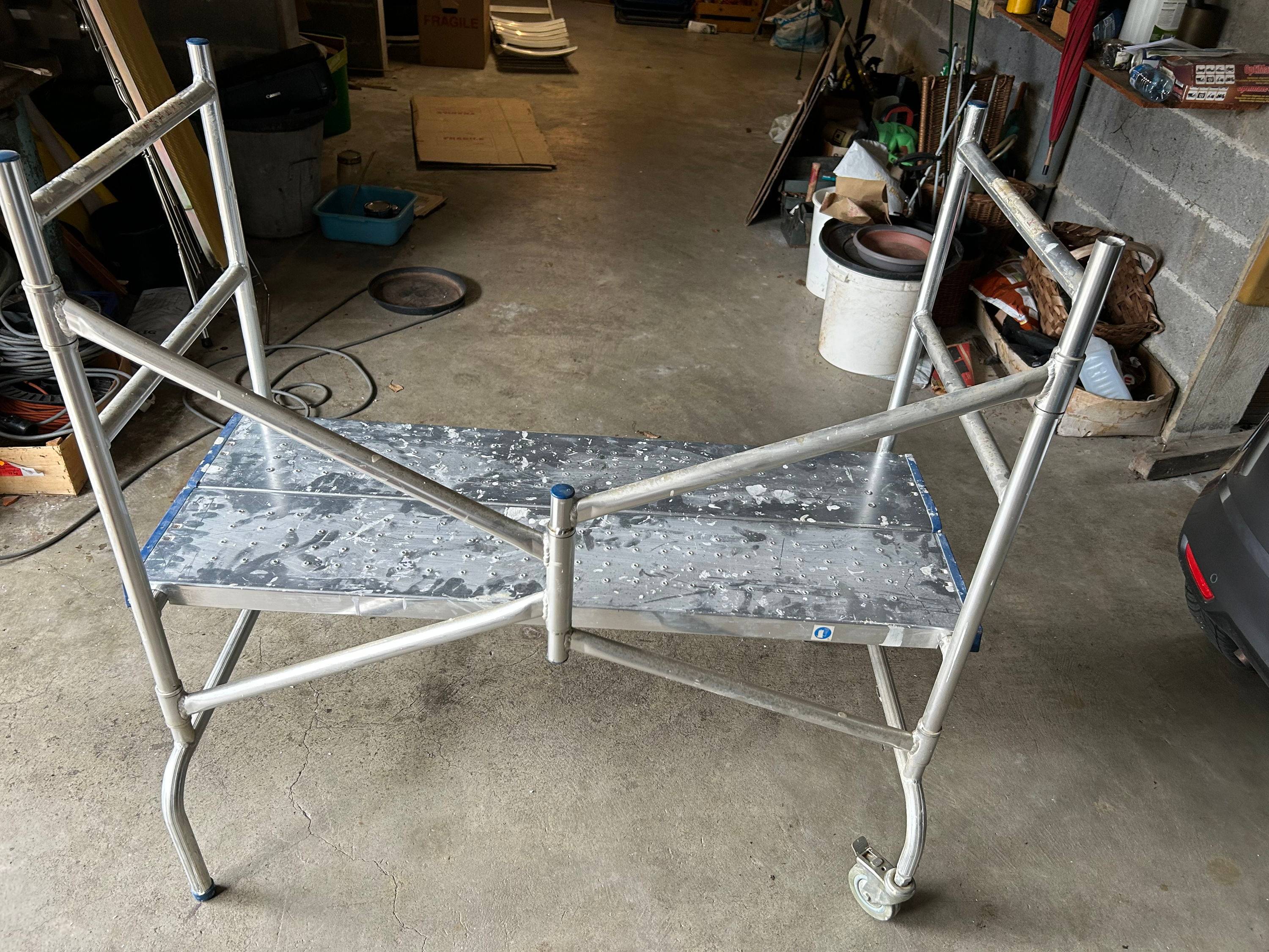 Vends échafaudage roulant