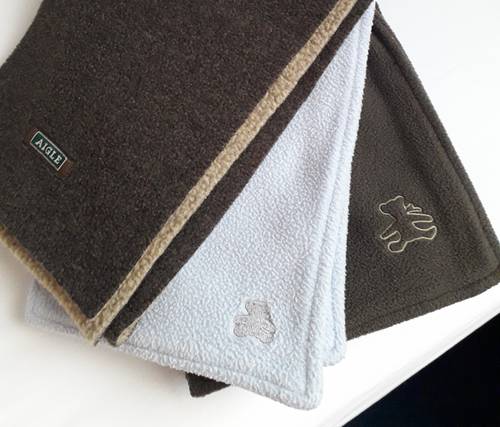 Vends écharpes Lulu Castagnette et Aigle