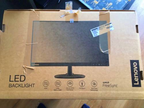 Vends écran PC moitié prix (manque une petite vis)
