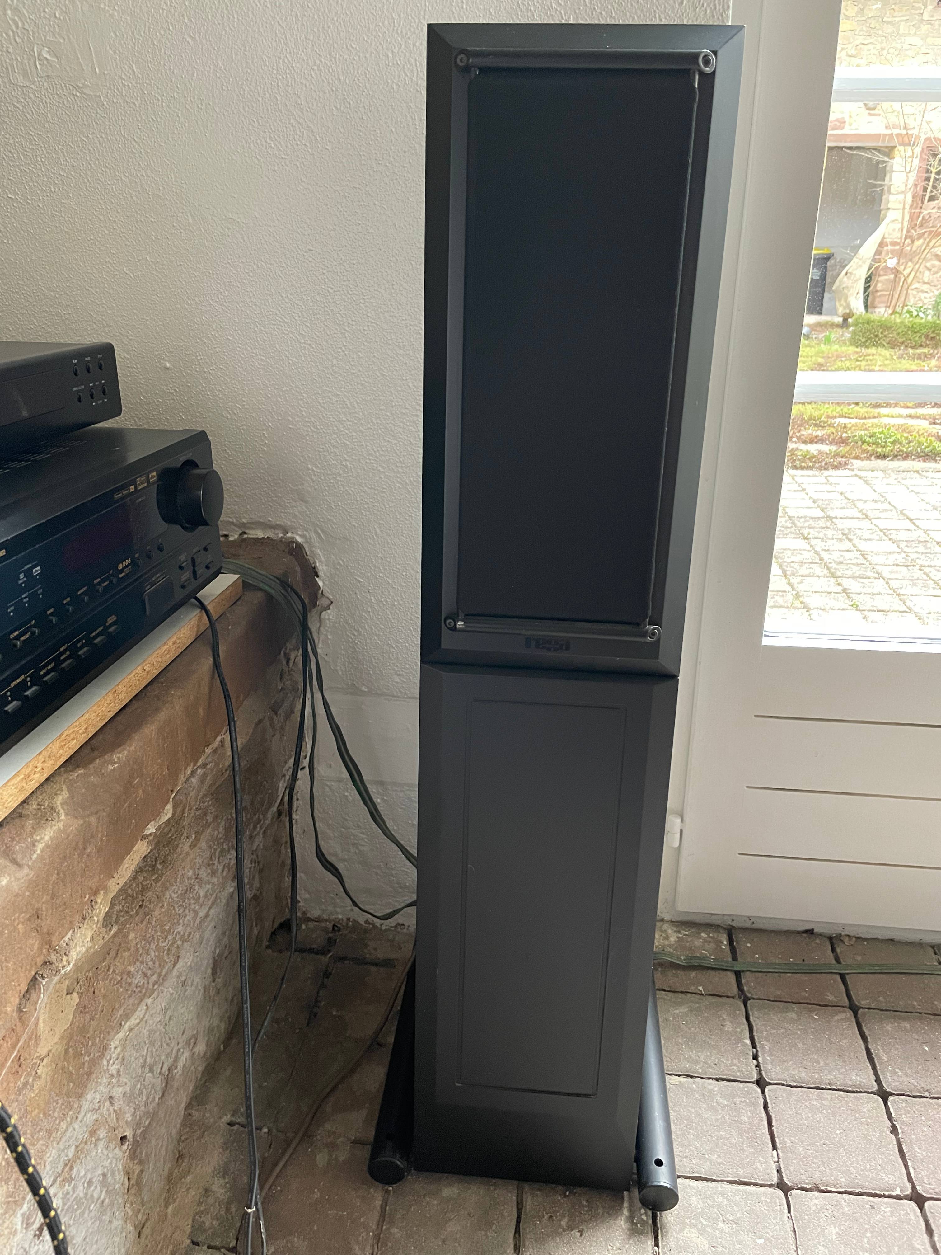 Vends enceintes Rega, récepteur Denon et lecteur CD Nad