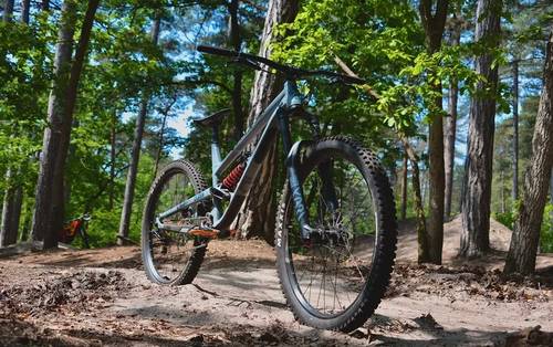 Vends vélo enduro adulte