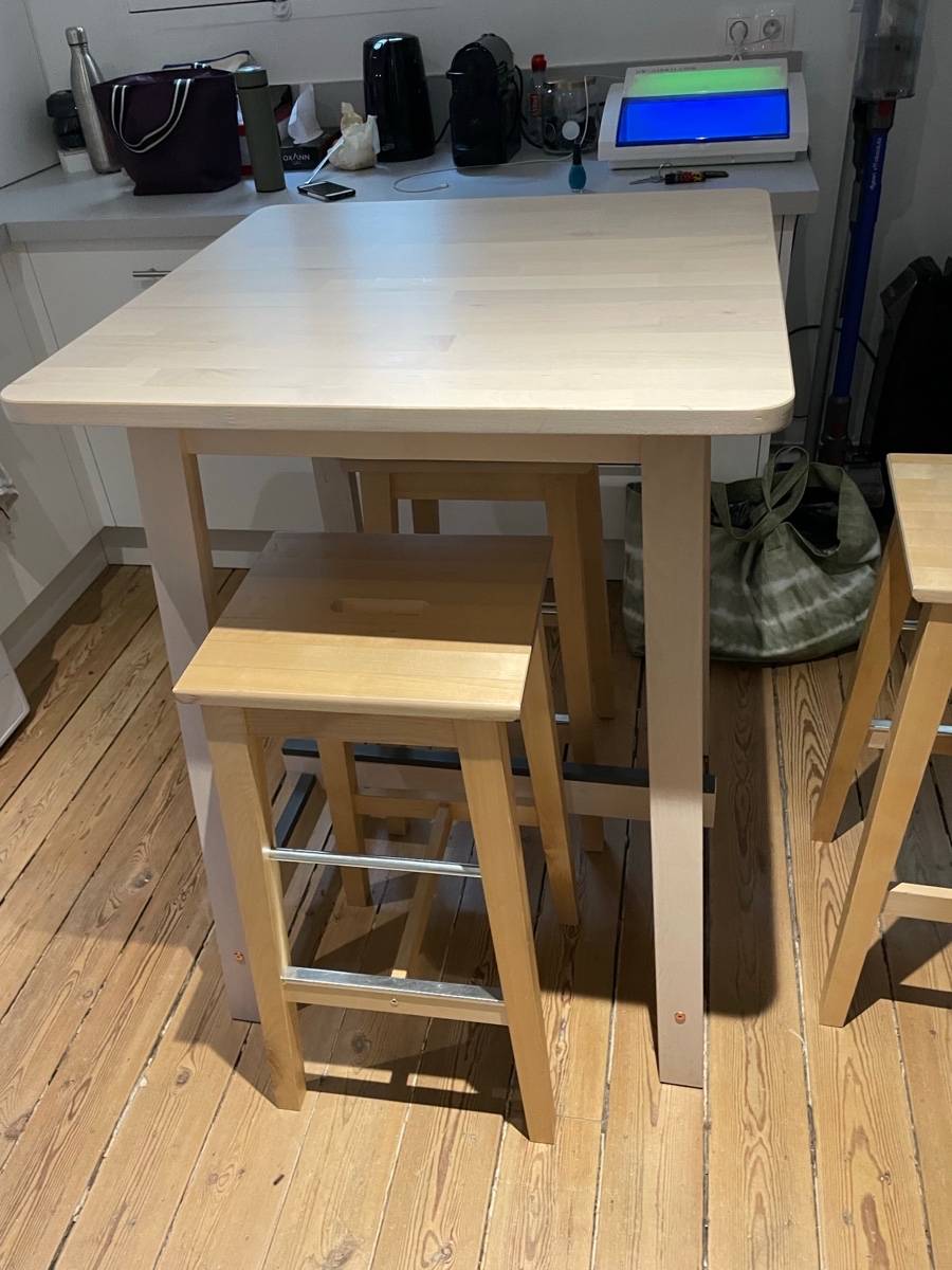 Vends ensemble table bar et 3 tabourets Ikea sur Gens de Confiance