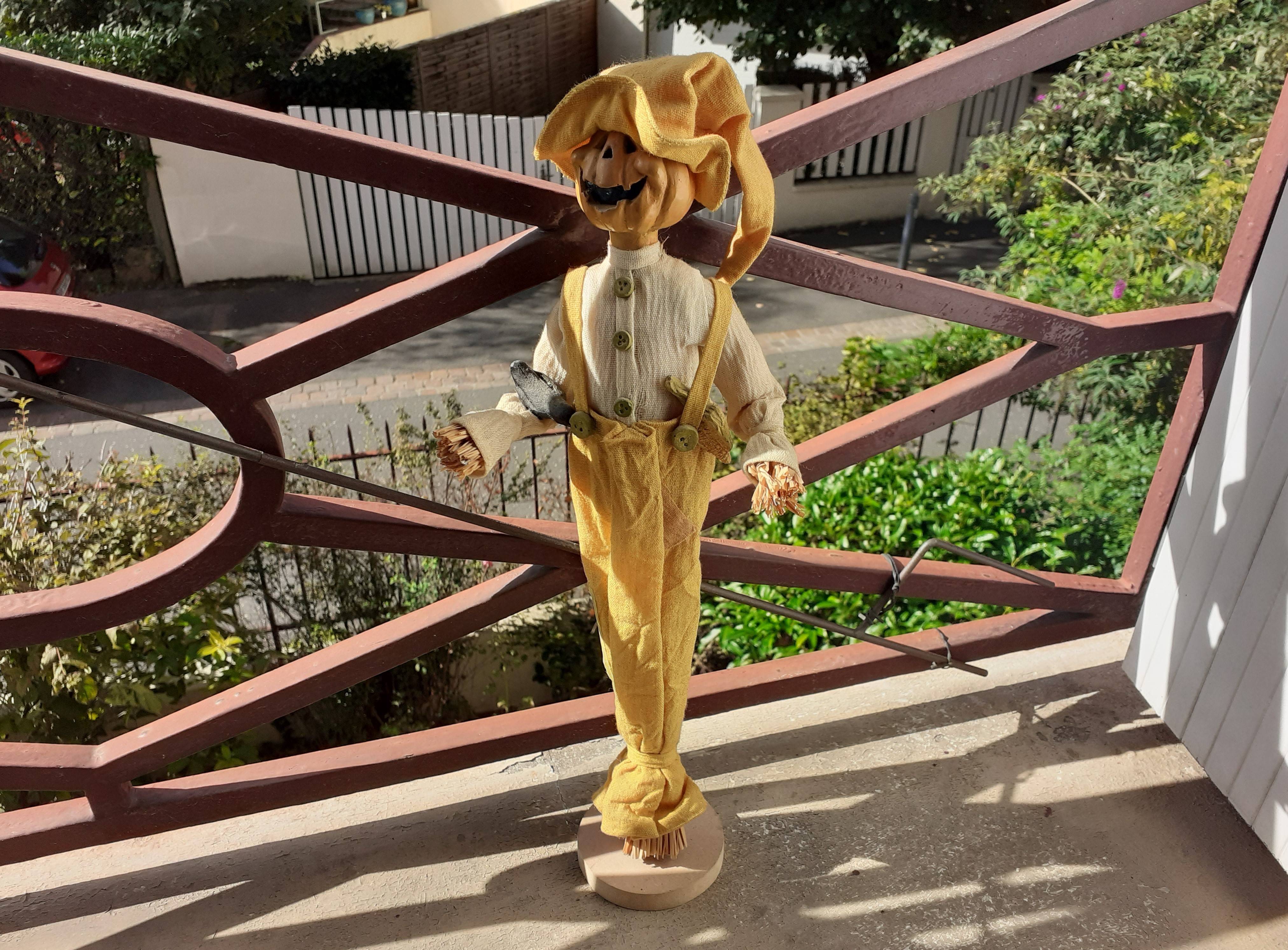 Vends déco personnage à tête de citrouille