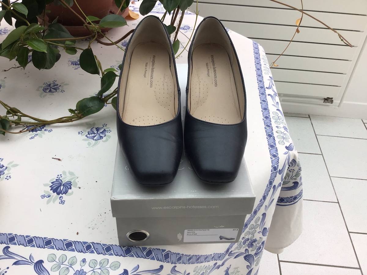 Vends escarpin tout en cuir - Pointure 37