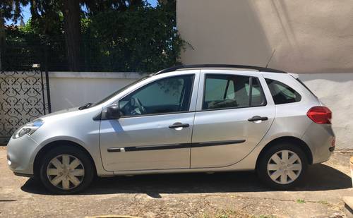 Vends Clio Estate 148000 km diesel - 2009