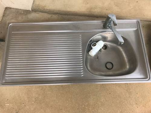 Vends évier inoxydable avec son mitigeur Grohe