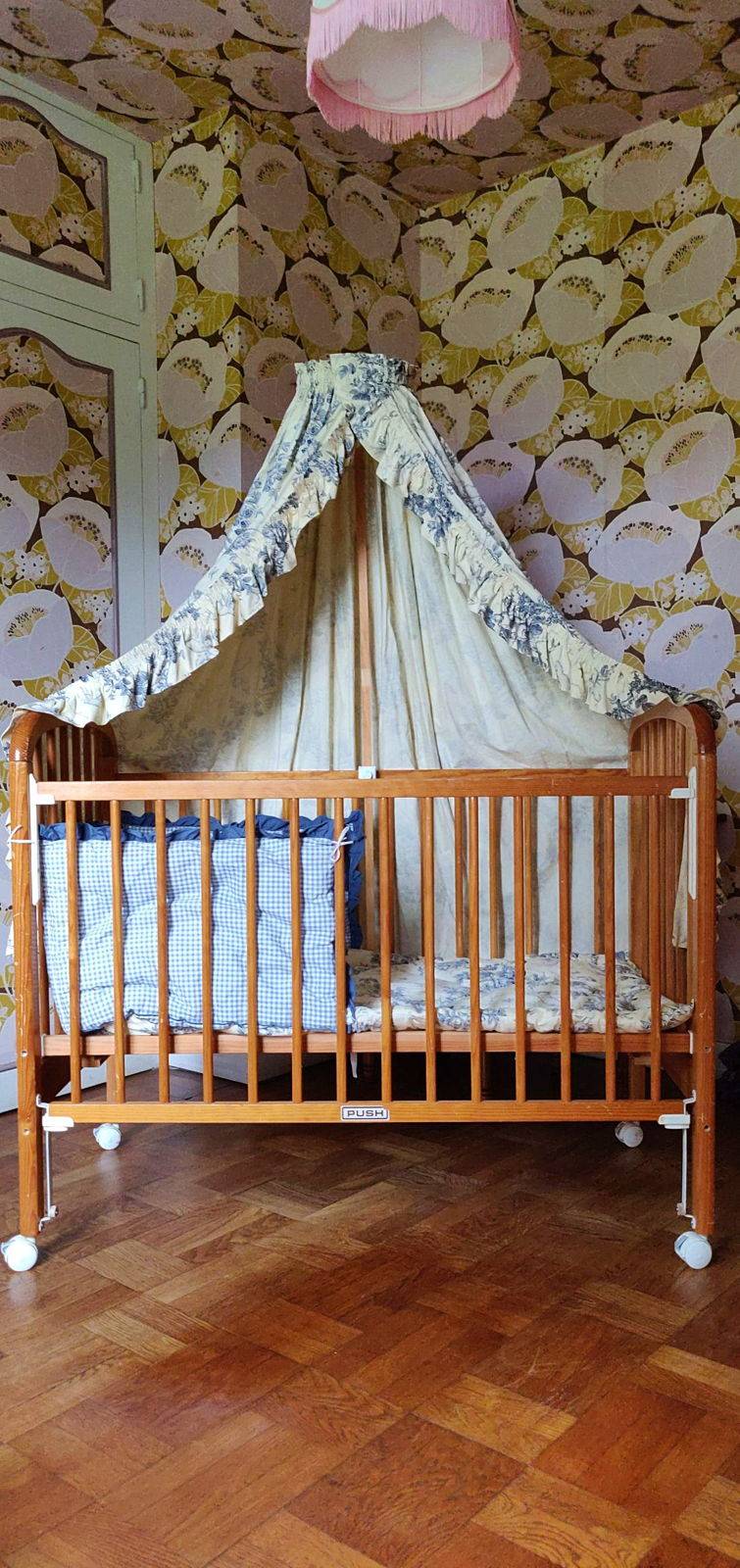 Vends Lit Evolutif A Barreaux En Pin Massif Sur Gens De Confiance