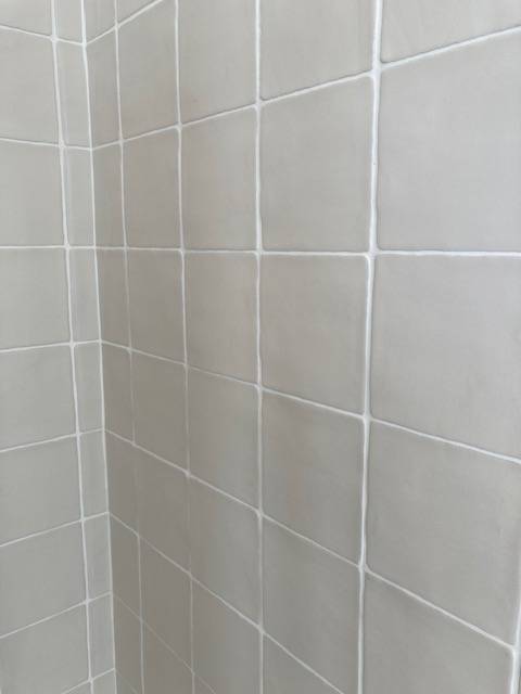 Vends faïence au mur