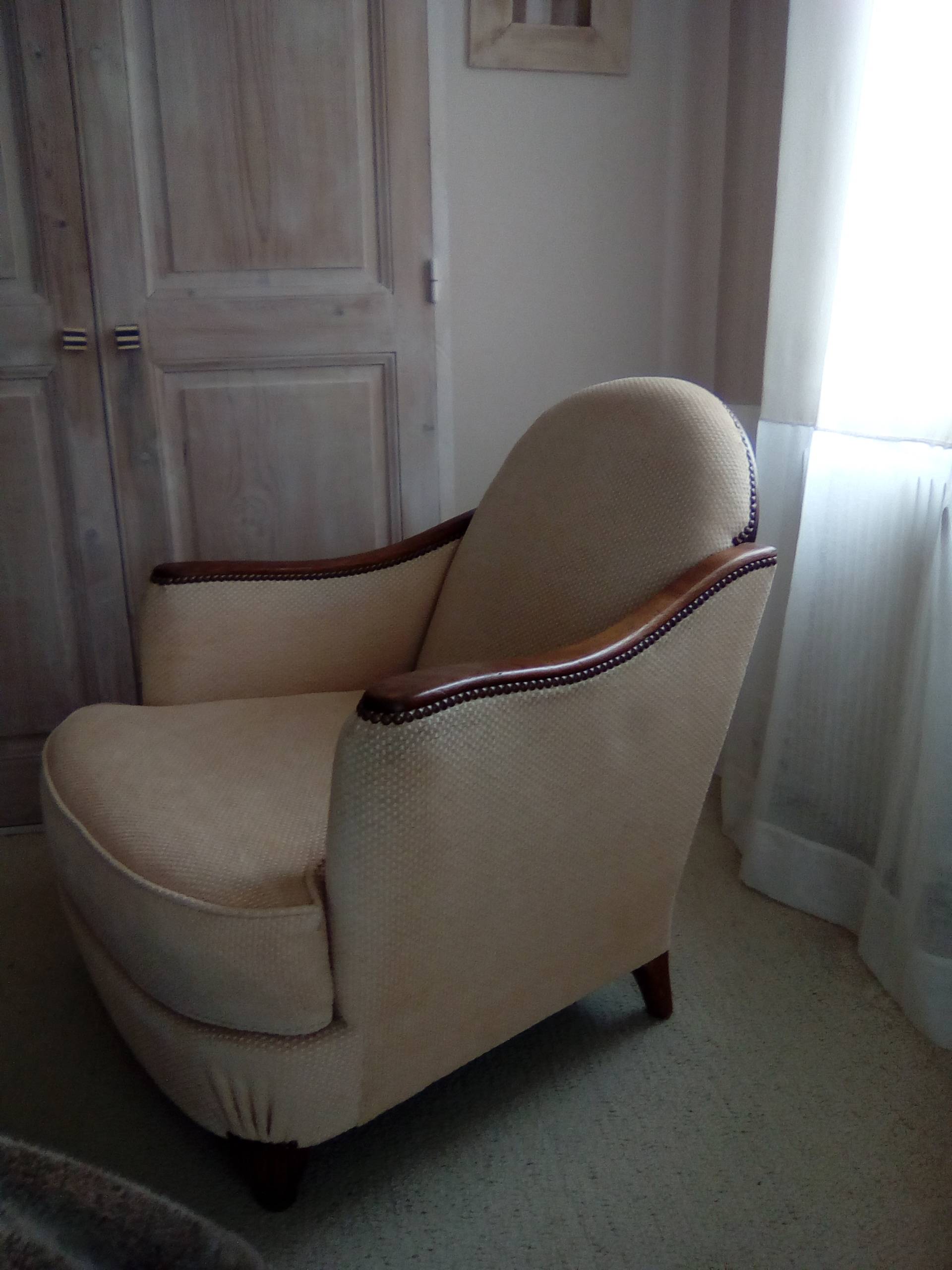 Vends fauteuil confortable tapissé par un "pro"