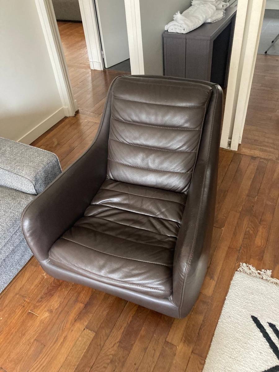 Fauteuil Club En Cuir Marron – Bon état, Dimensions 85x80cm – Occasion