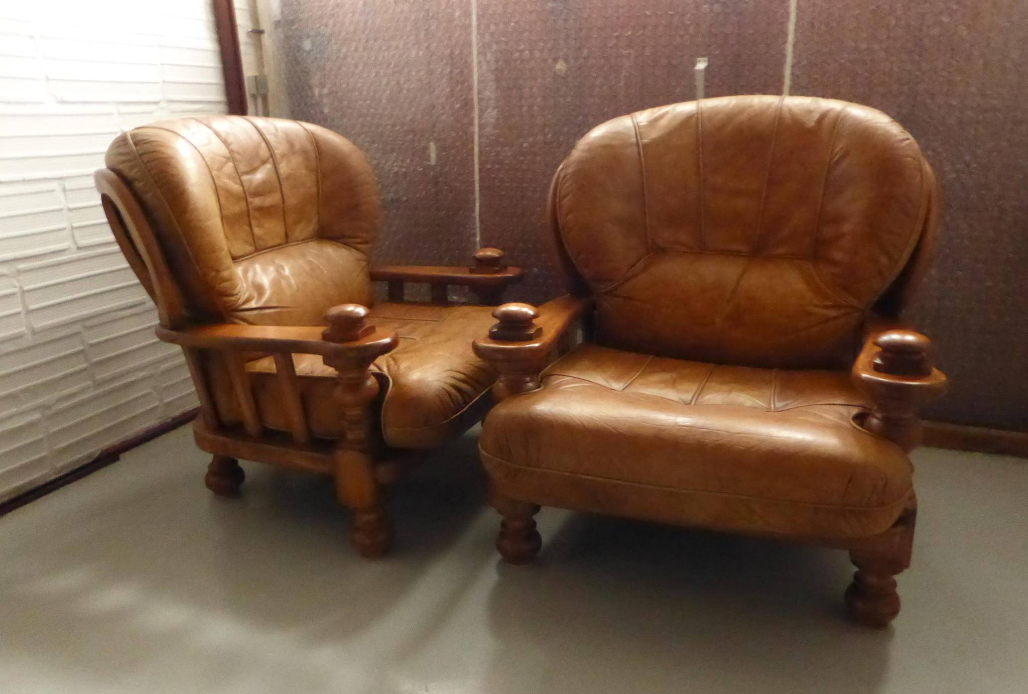 Fauteuil Charles Pollock en cuir noir édition Knoll