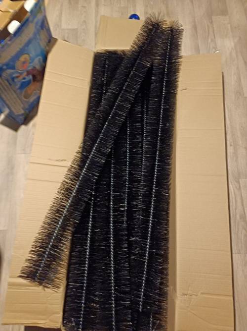 Vends pare-Feuilles Protège gouttière 12m 120 cm Ø 12 cm Protection Contre feuillages et martres 10 Pièces