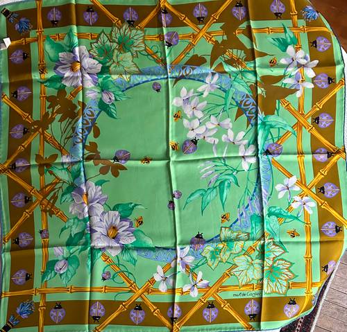 Vends foulard must de Cartier, soie, motif coccinelle