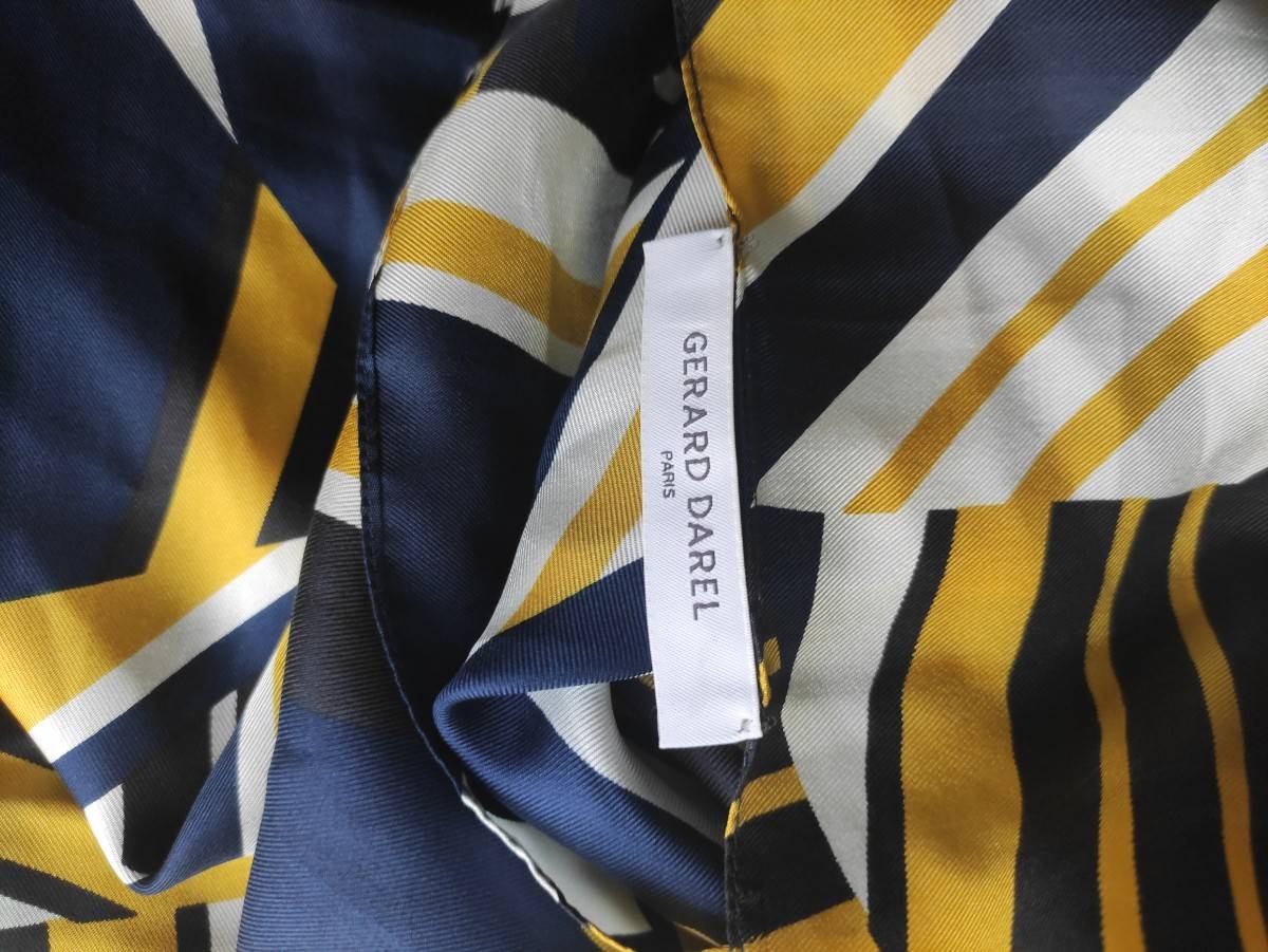 Vends foulard neuf en pure soie Gérard Darel