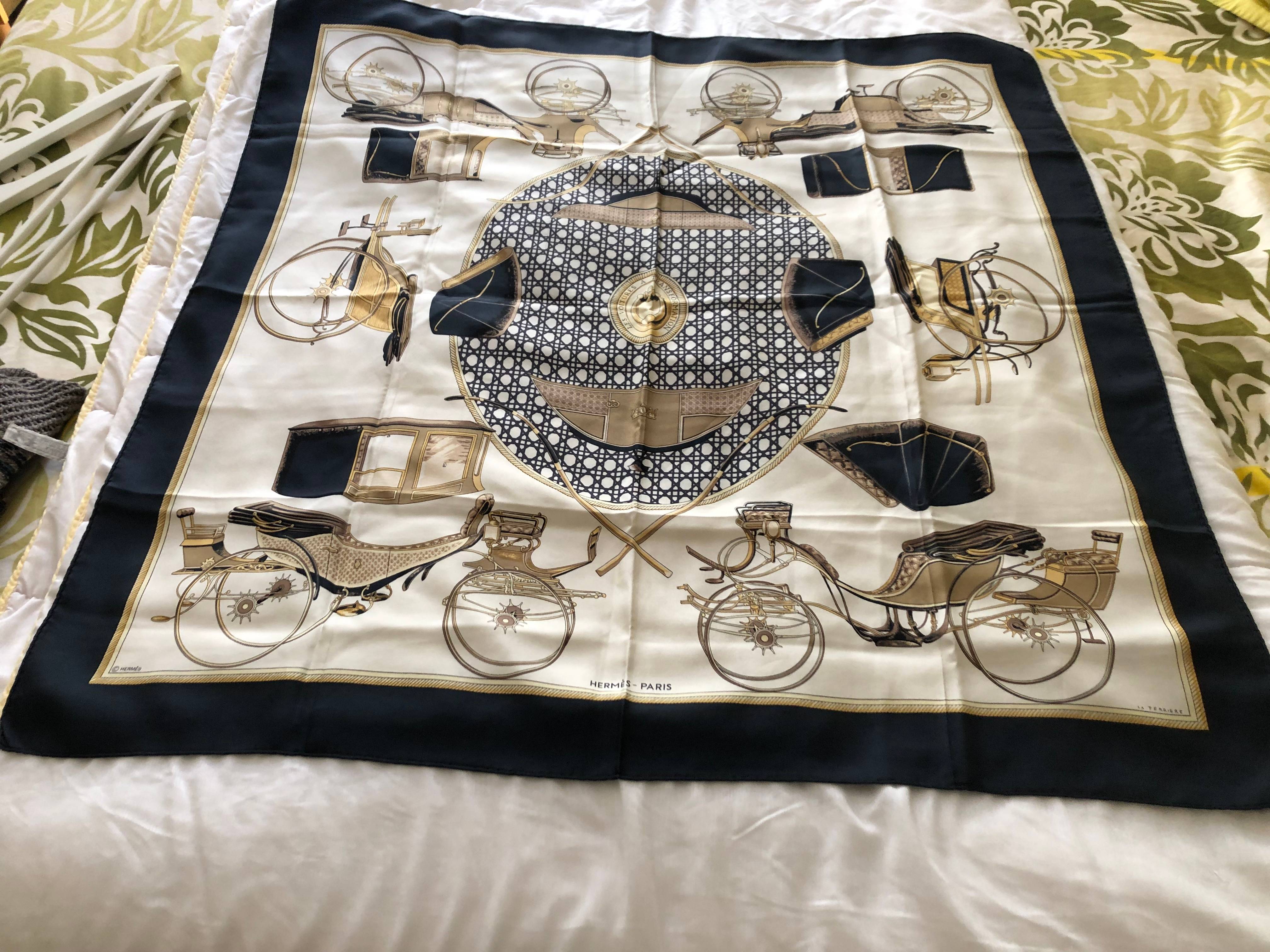Vends foulard Hermès ancien impeccable