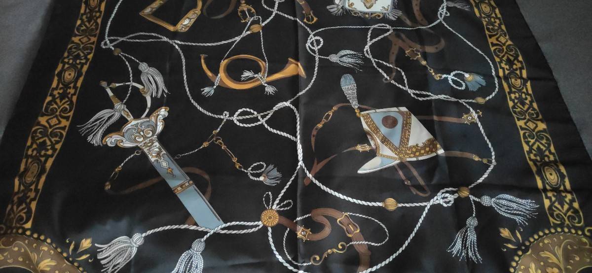 Vends foulard neuf made in Italy - Taille XL